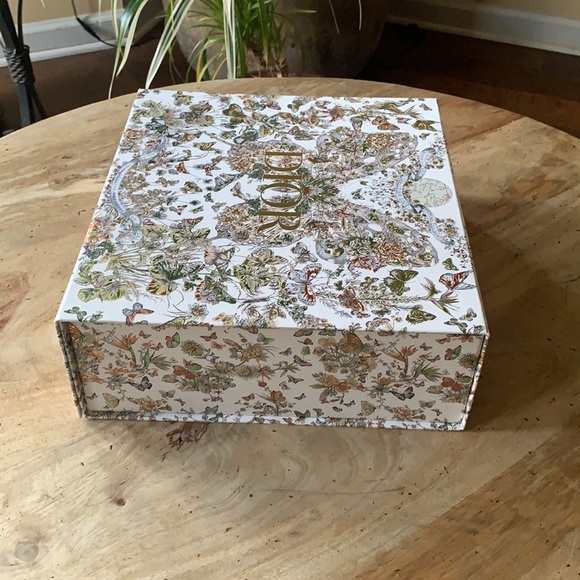 DIOR Gift Box - - Picture 6 of 11